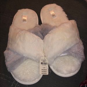 NWT - PINK Victoria’s Secret slippers